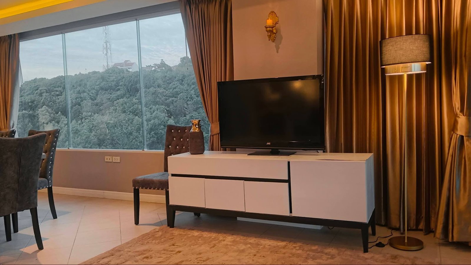 12 Executive Residence 4