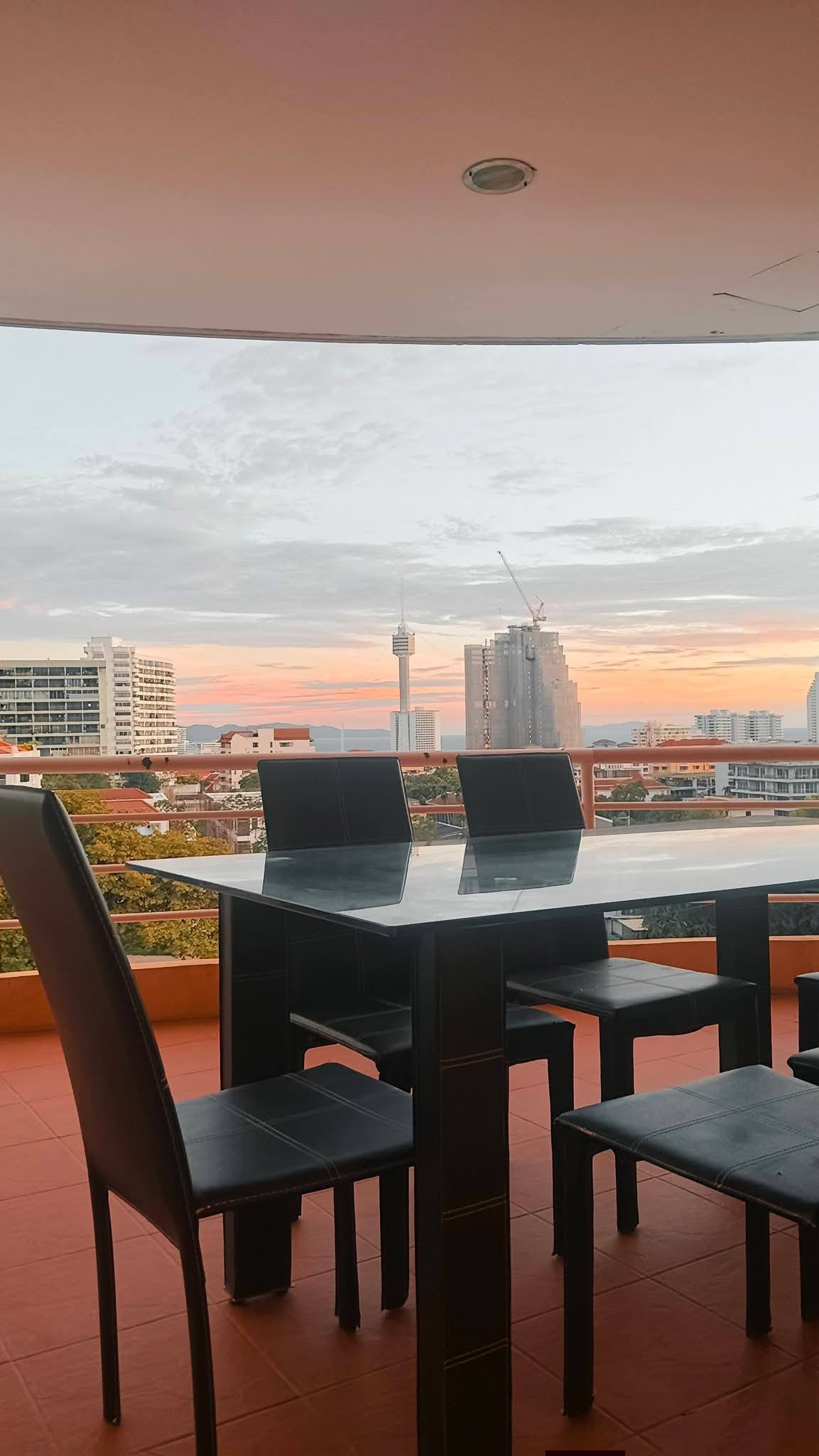 13 Executive Residence 4