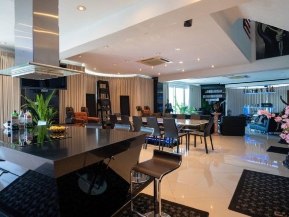 Peak Condominium PC20